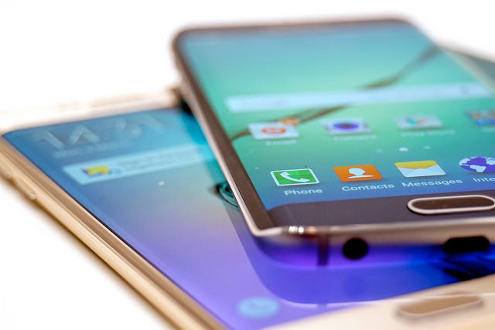 Two Samsung Galaxy S6 Edge devices stacked together. Image credit: TechStage via Flickr