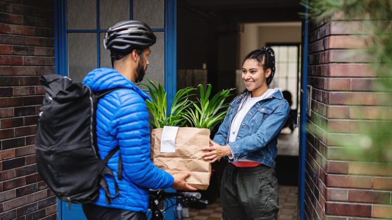 DoorDash vs. Uber Eats: Which Delivery App Offers Better Prices?