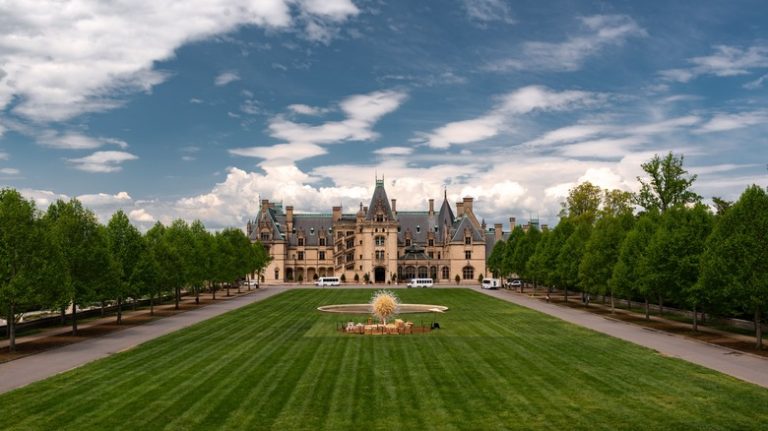One of America's Most Overpriced Tourist Attractions: A North Carolina Estate That Could Cost You Hundreds